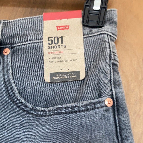 Relisted Levi’s distressed high rise 501 jean cotton denim short cutoff vibe 30 - Picture 7 of 16
